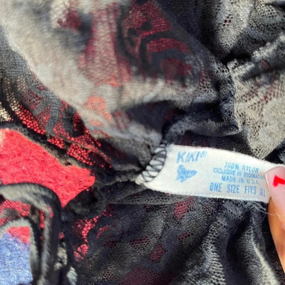 lettuce trim black mesh tank
Vintage Kiki 
OS One size fits all - Picture 4 of 4